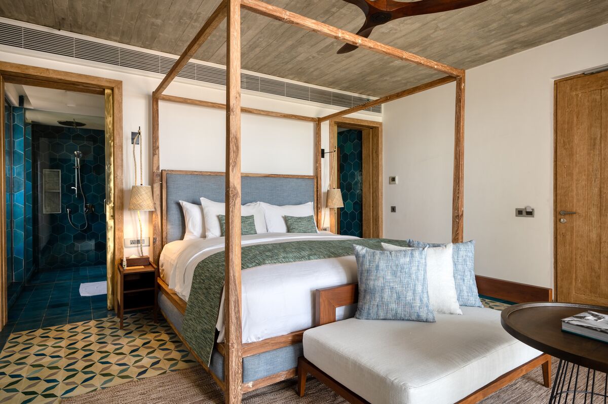 Ahu Bay – Bay View Suite – Medium (1)